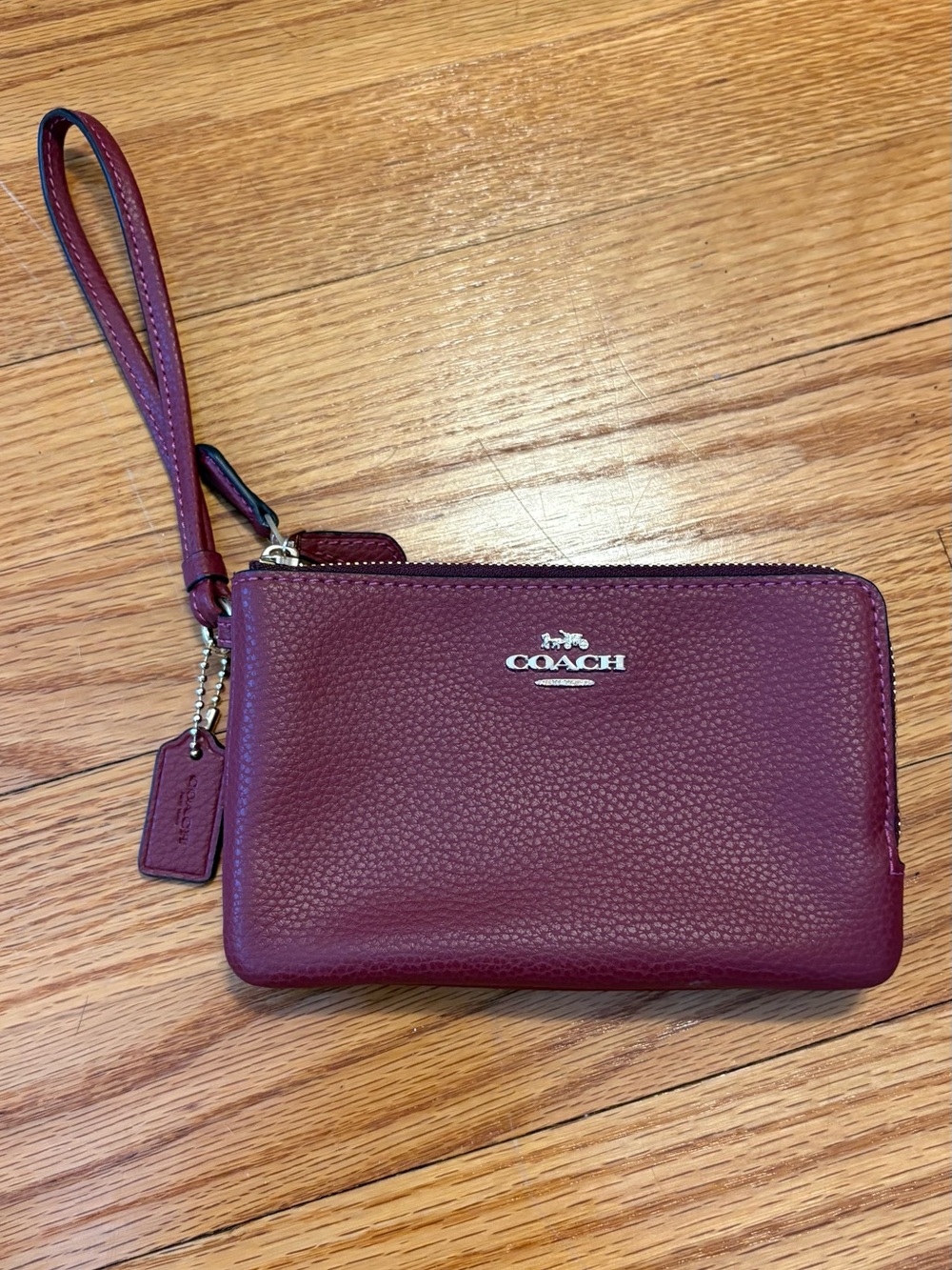 COACH Women’s Burgundy Leather double compartment Wristlet, like new! - Picture 13 of 14